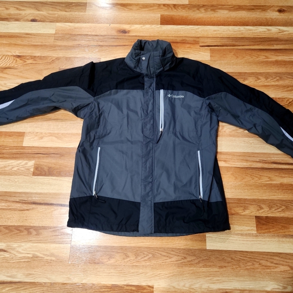 Mens Columbia Jacket high Water Resistant Large Black grey light weight warm